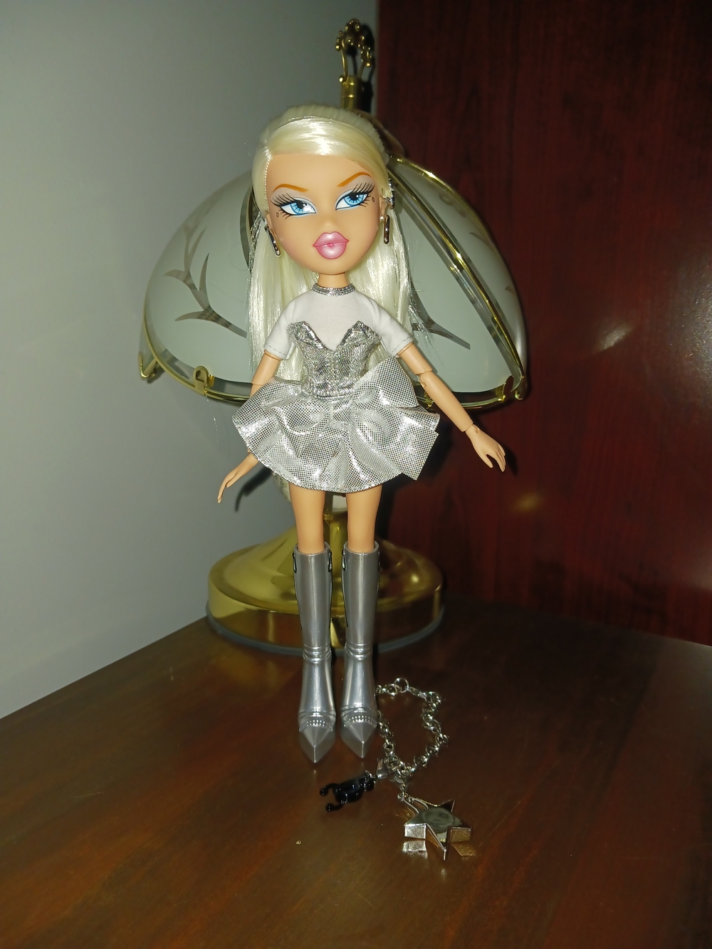 Bratz Charmz Cloe Fashion Doll with Collectible Charm Bracelet